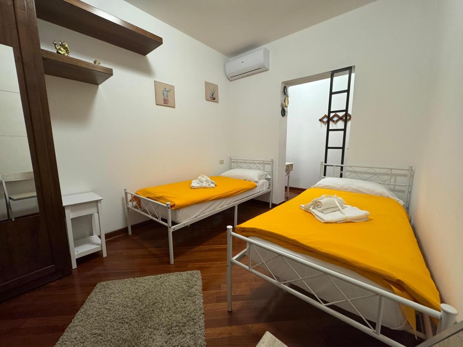 Chiarelli House Hotel Udine Bagian luar foto