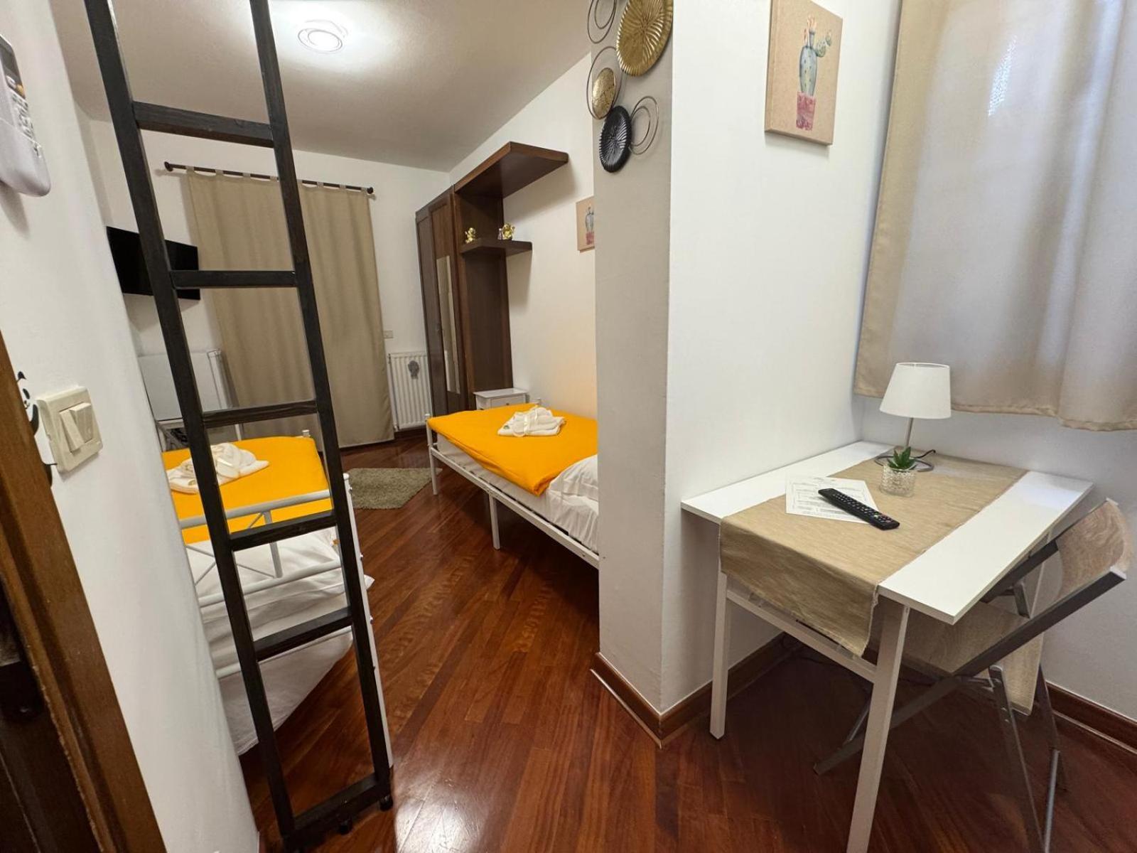 Chiarelli House Hotel Udine Bagian luar foto